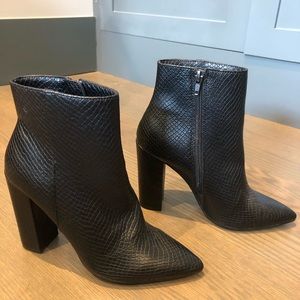New Black leather heeled booties